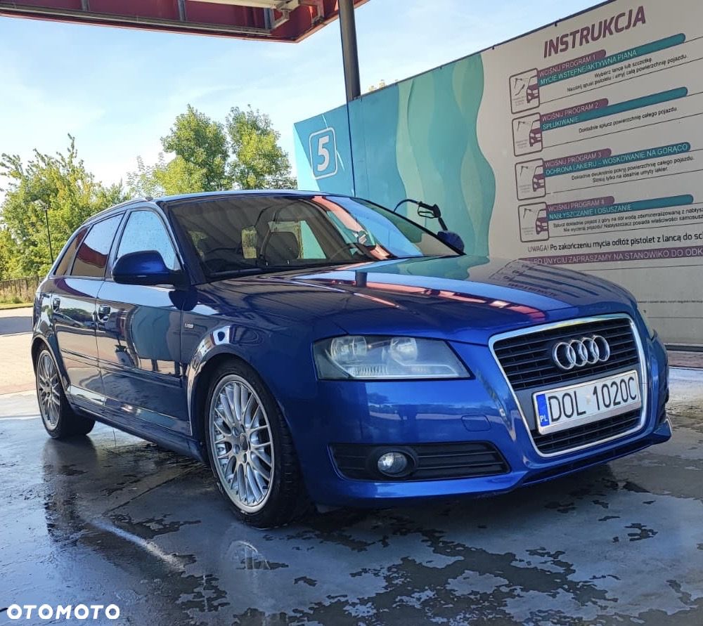 Audi A3 Sportback - 1