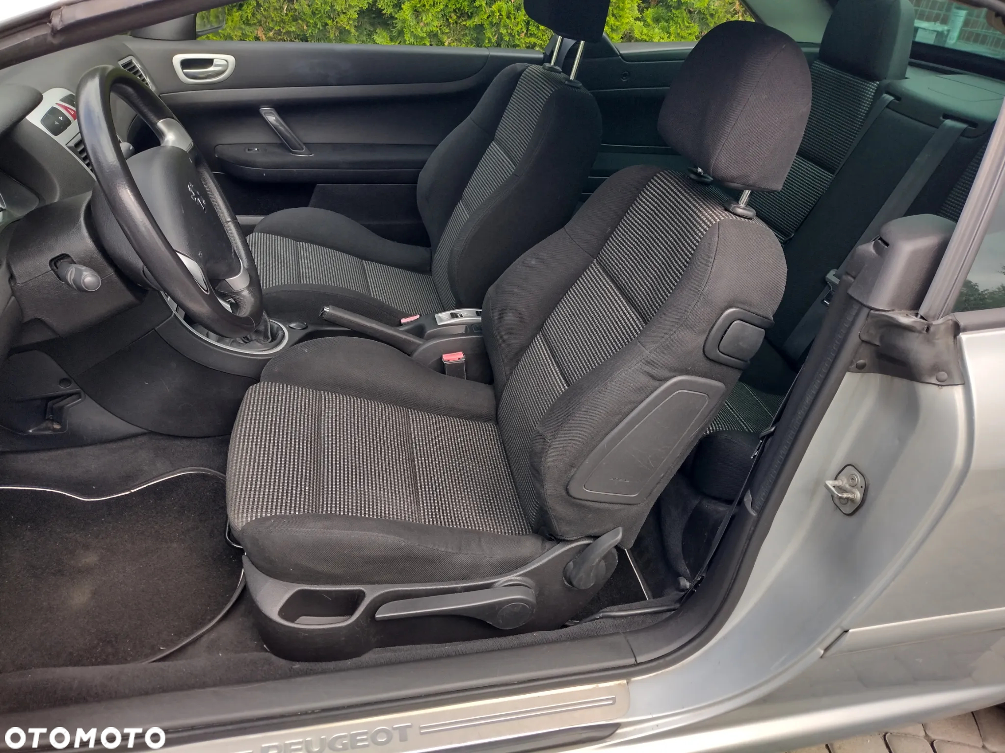 Peugeot 307 CC 2.0 Intense - 16
