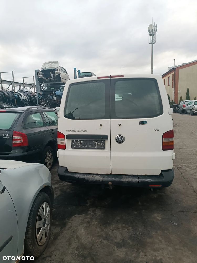 VW T5 lift z silnikem 2.0 TDI ozn.  CAAA skrzynią manualną OZN. LRS .lakier kod LB9A - 6