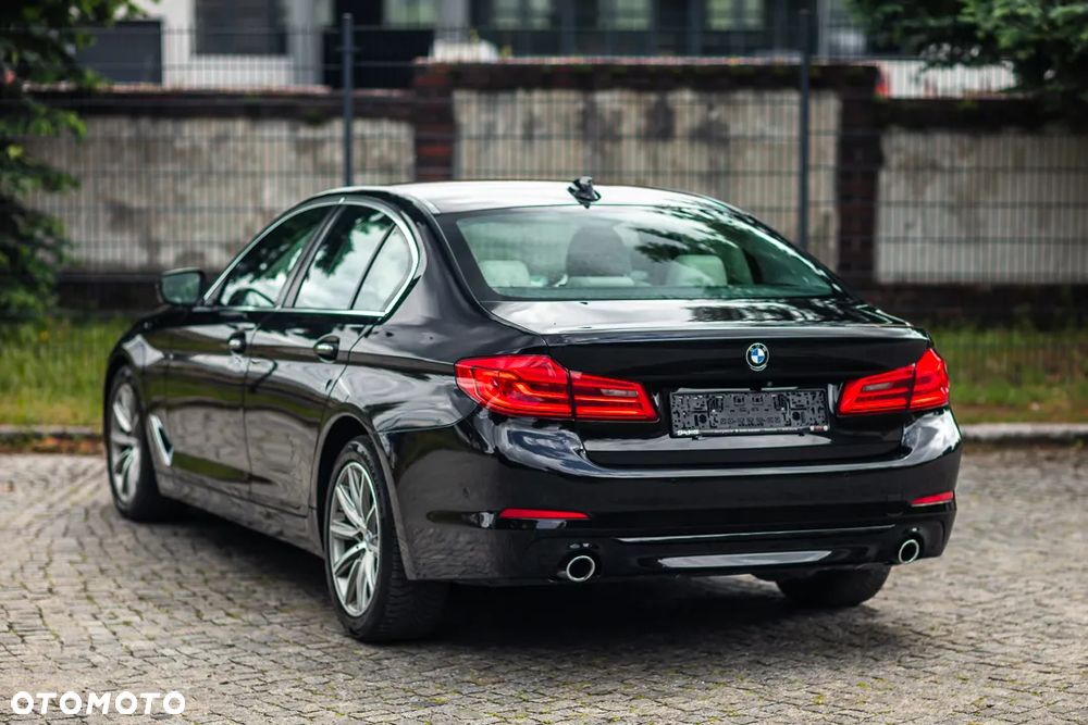BMW Seria 5 520d Luxury Line - 11