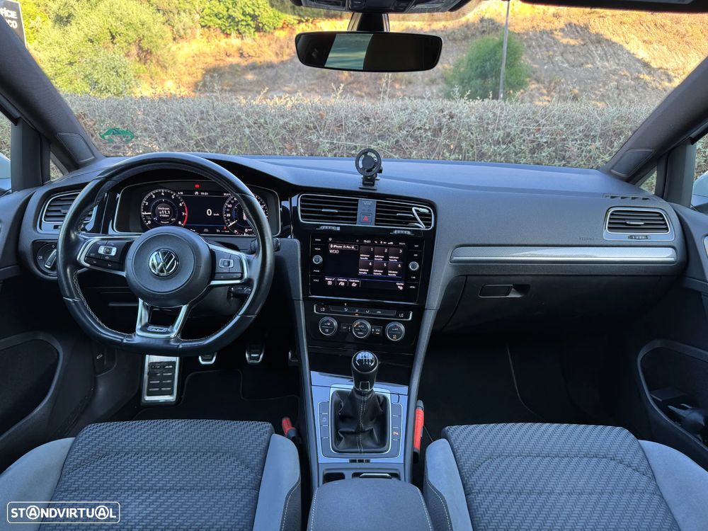 VW Golf 1.5 TSI R-Line - 12