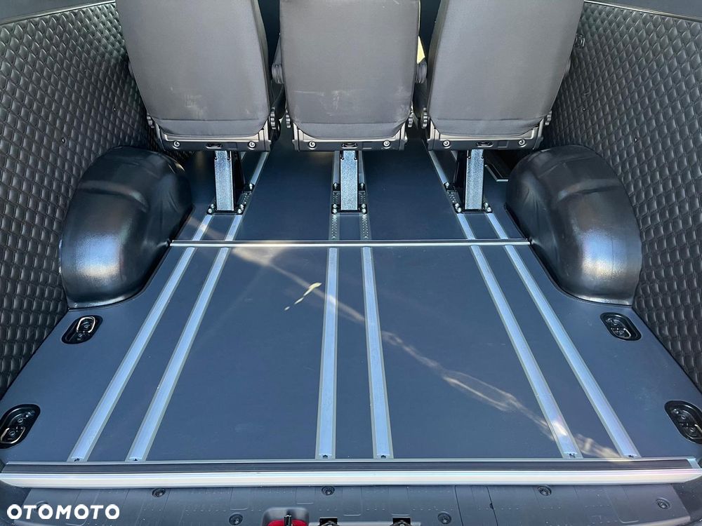 MAN TGE 3.180 4X2F SB - 16