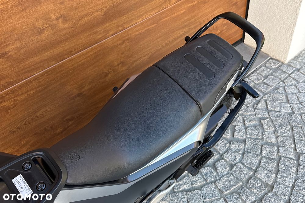 Husqvarna Svartpilen - 24