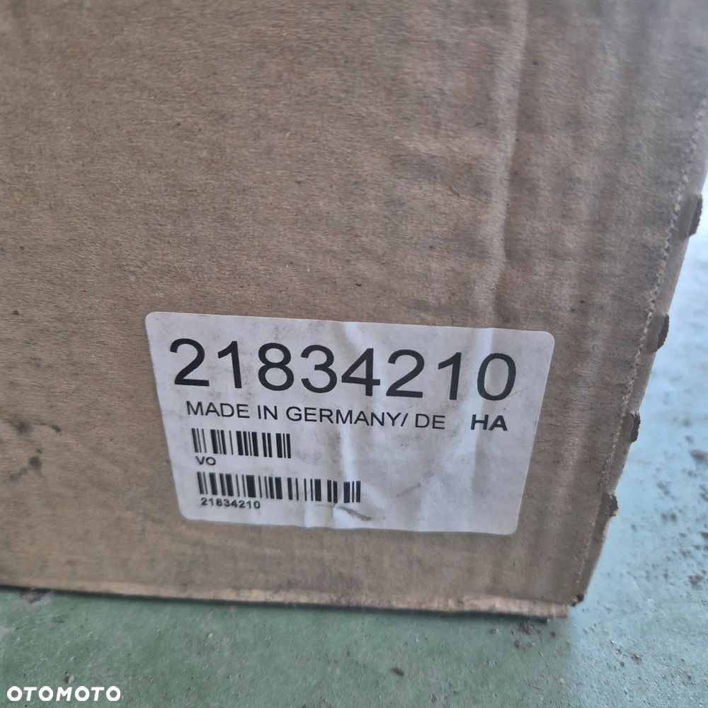 Filtr powietrza Volvo FH13 FH16 FH12  VOLVO 21834210 3162322 - 3