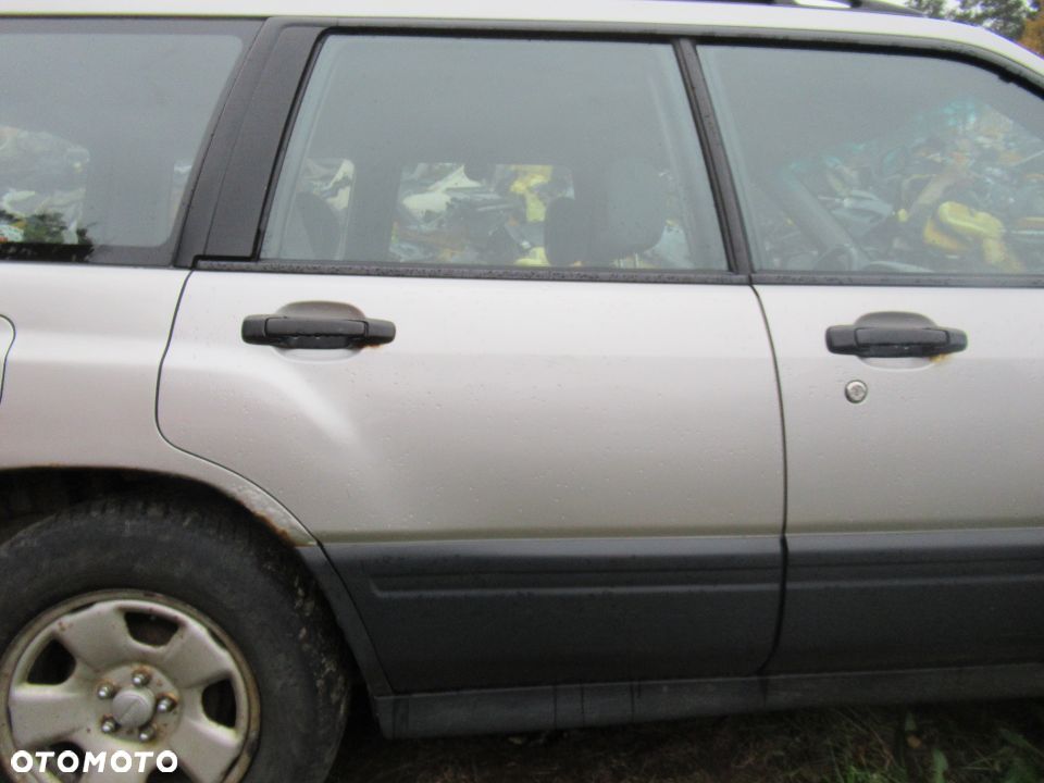DRZWI TYŁ PRAWE LEWE SUBARU FORESTER I - 3