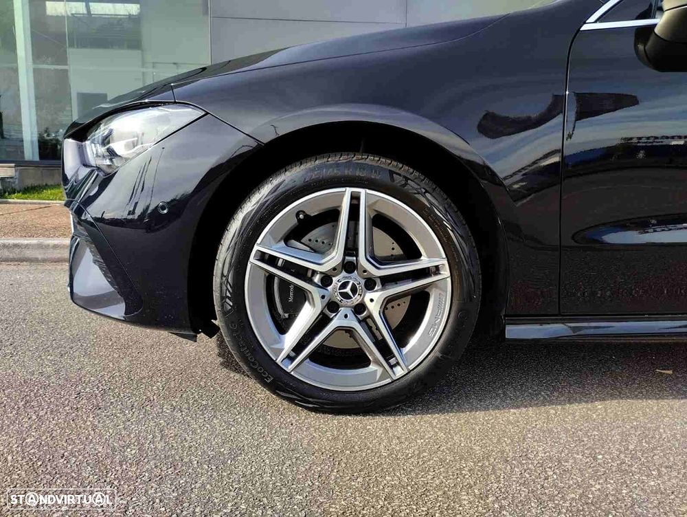 Mercedes-Benz CLA 250 e Shooting Brake AMG Line - 17