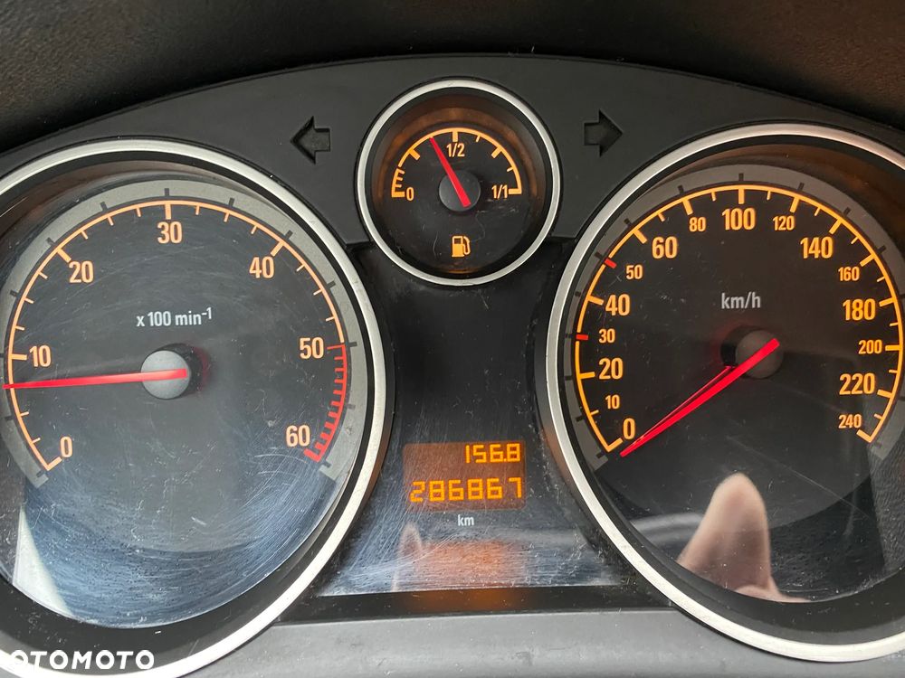 Opel Astra 1.9 CDTI Cosmo - 7