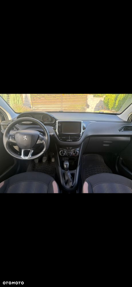 Peugeot 208 - 6