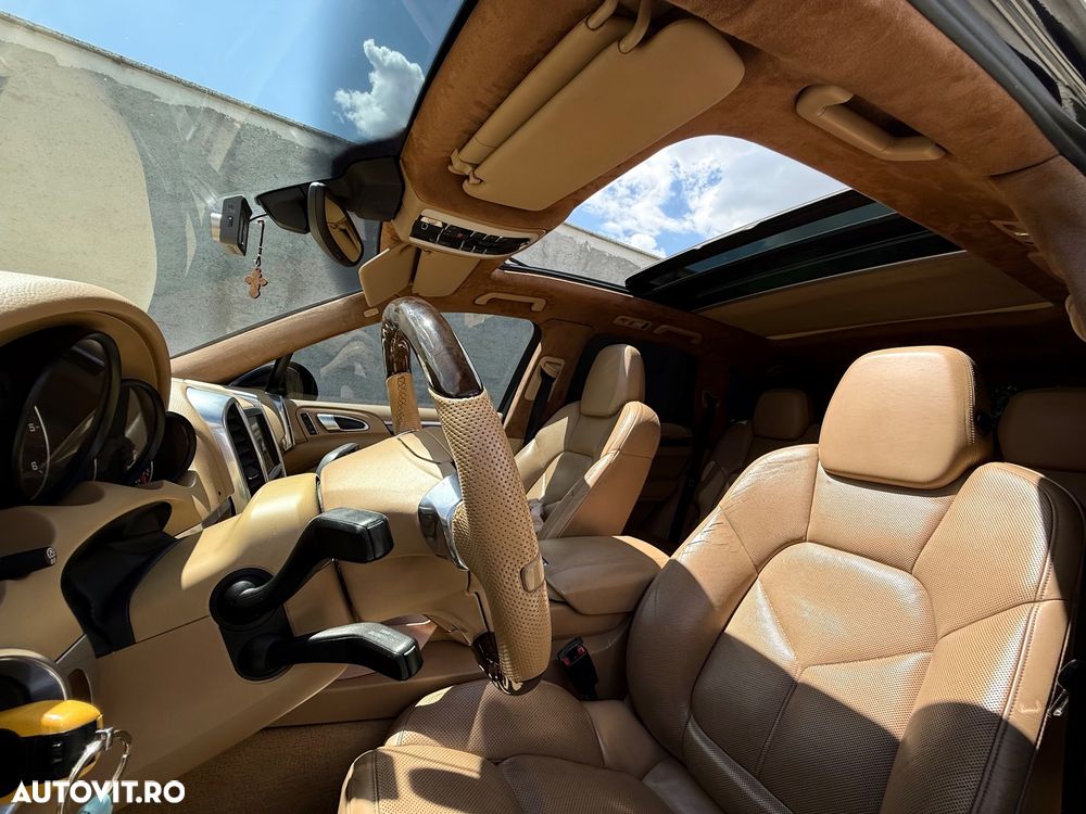 Porsche Cayenne - 16