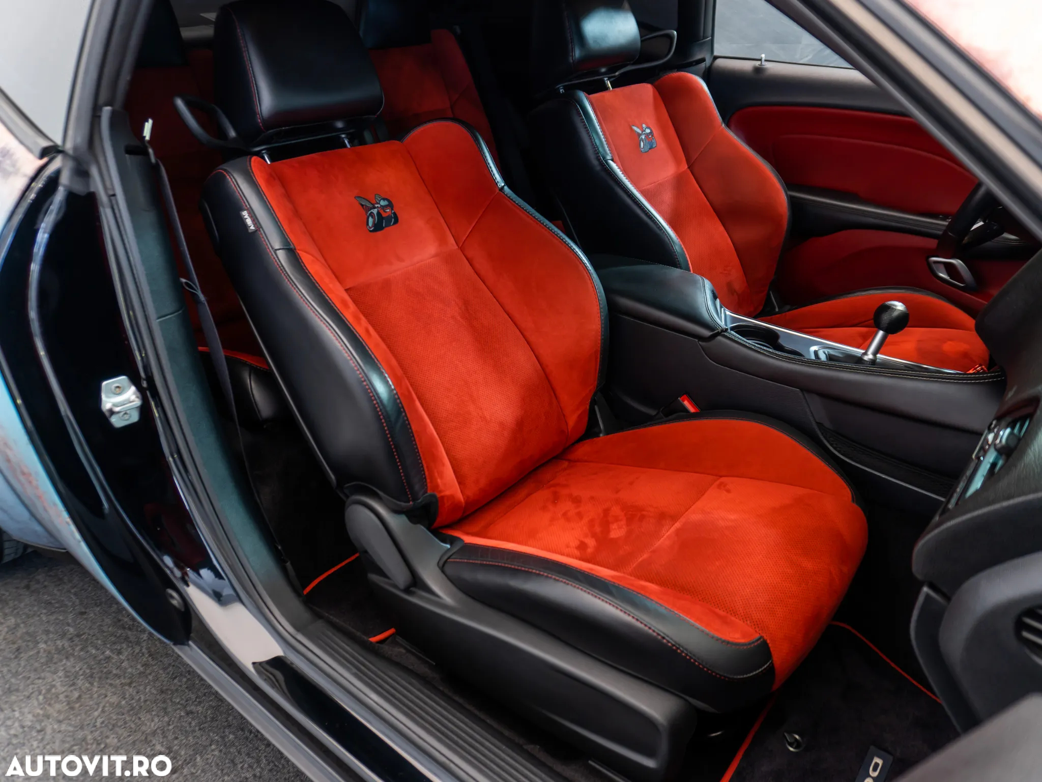 Dodge Challenger - 8