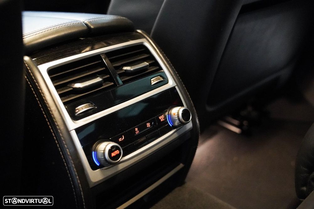 BMW 730 d Pack M - 17