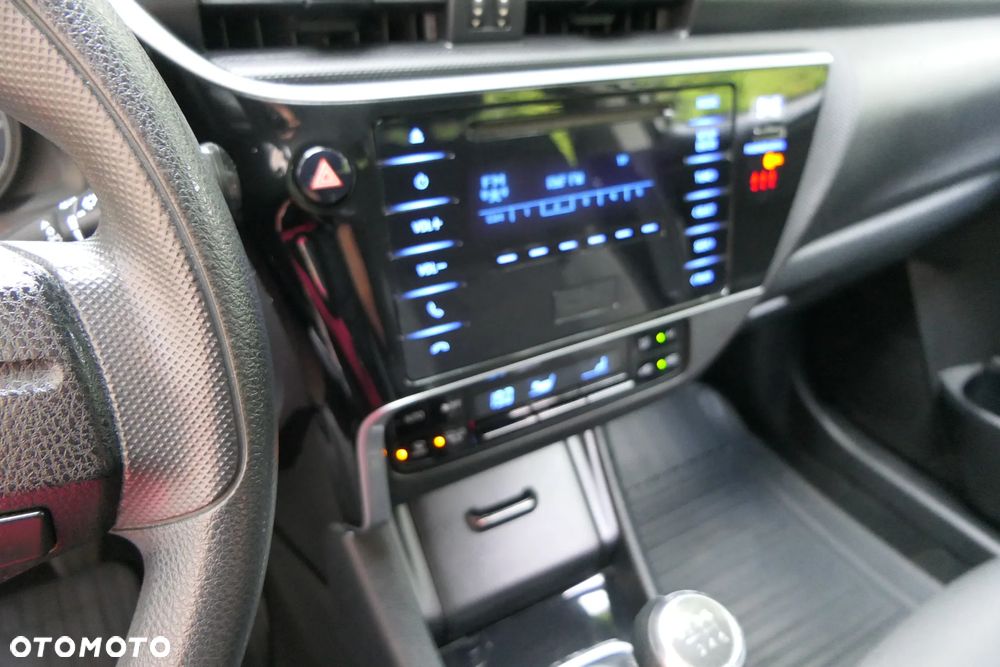 Toyota Auris 1.33 VVT-i Active - 17
