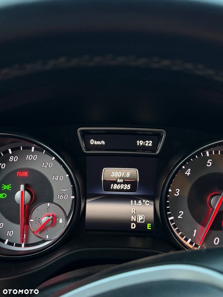 Mercedes-Benz CLA 250 7G-DCT - 14