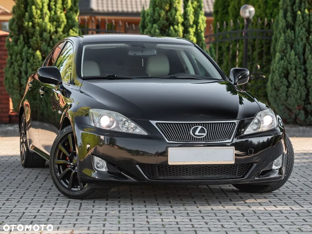 Lexus IS - 1