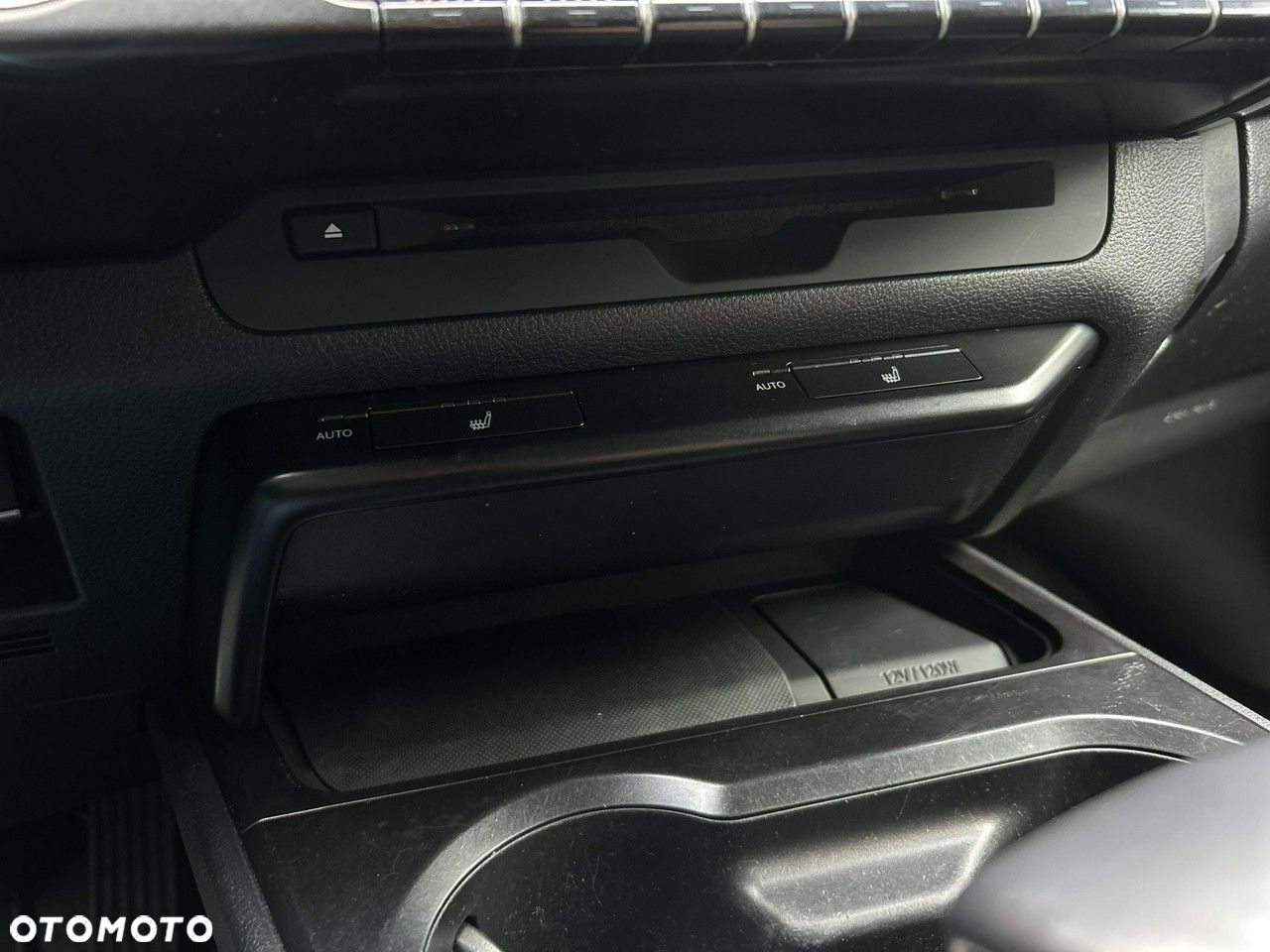 Lexus UX - 21