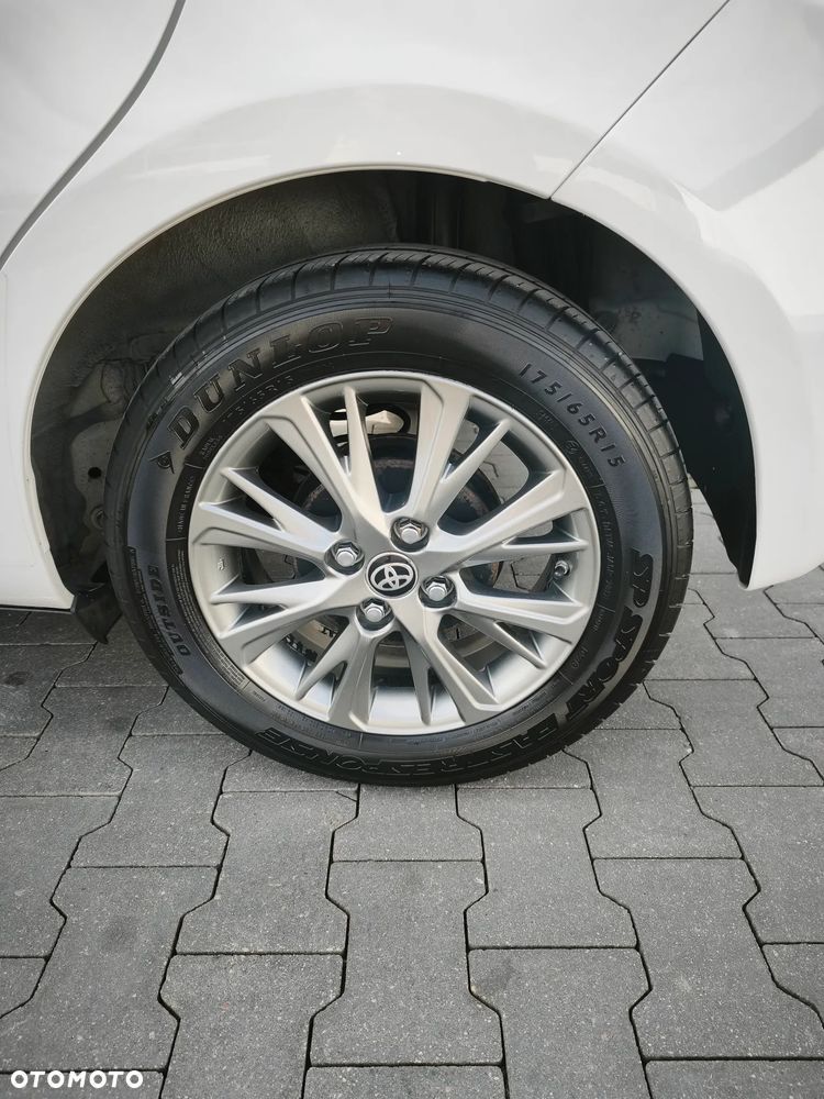Toyota Yaris 1.5 Premium - 12