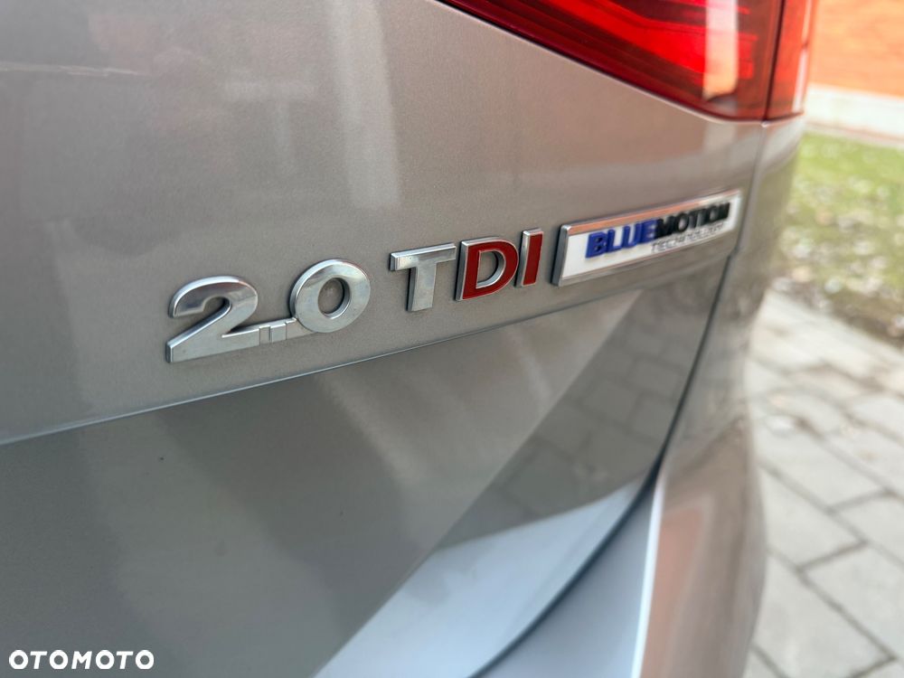 Volkswagen Passat - 9