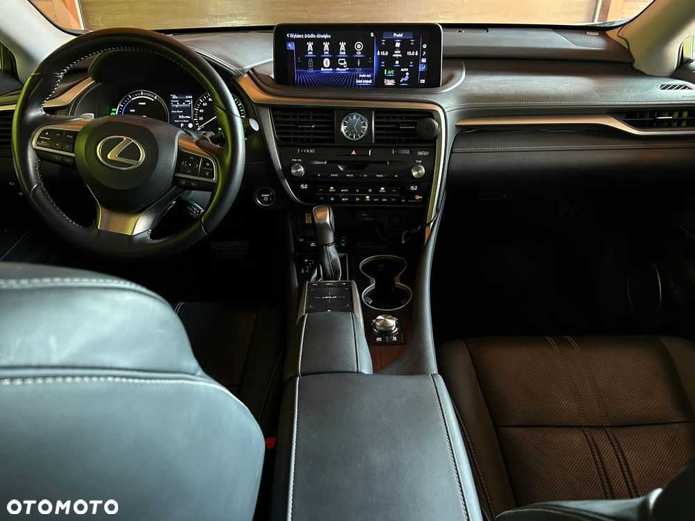 Lexus RX - 9