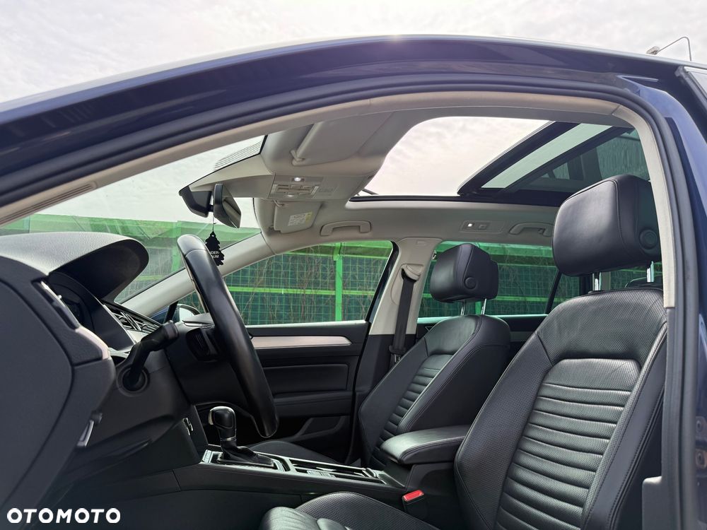 Volkswagen Passat - 35