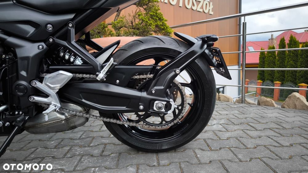 Triumph Trident - 24