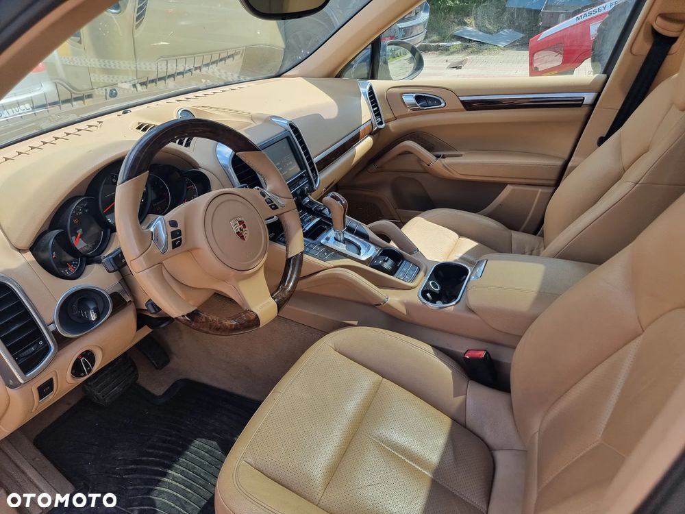 Porsche Cayenne Tiptronic S - 12