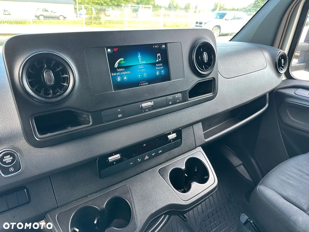 Mercedes-Benz Sprinter - 14
