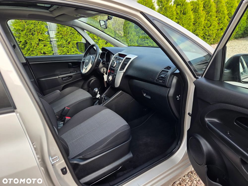 Kia Venga 1.6 CRDi 128 Edition 7 - 14
