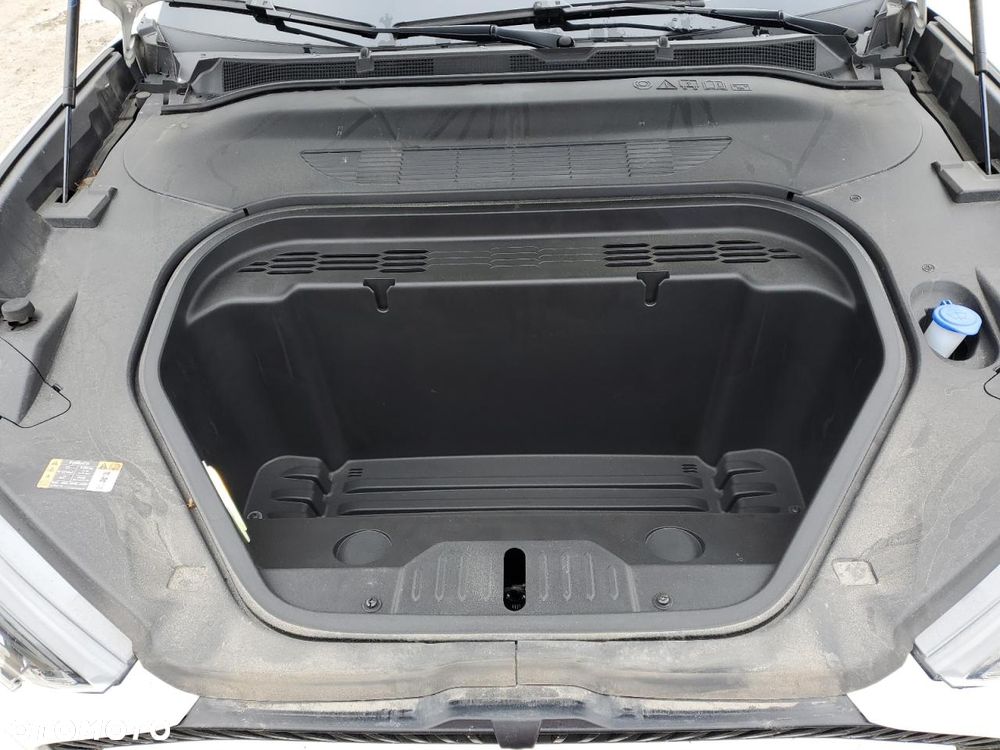 Ford Mustang Mach-E - 12