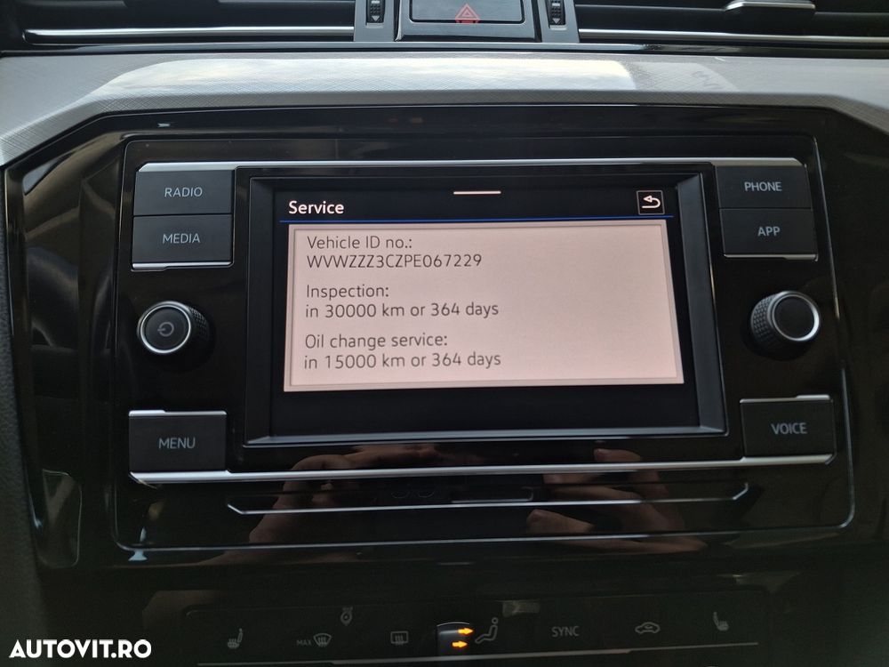 Volkswagen Passat 2.0 TDI DSG Comfortline - 19