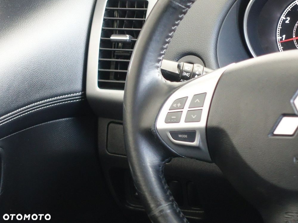 Mitsubishi Outlander 2.4 4WD Invite - 24