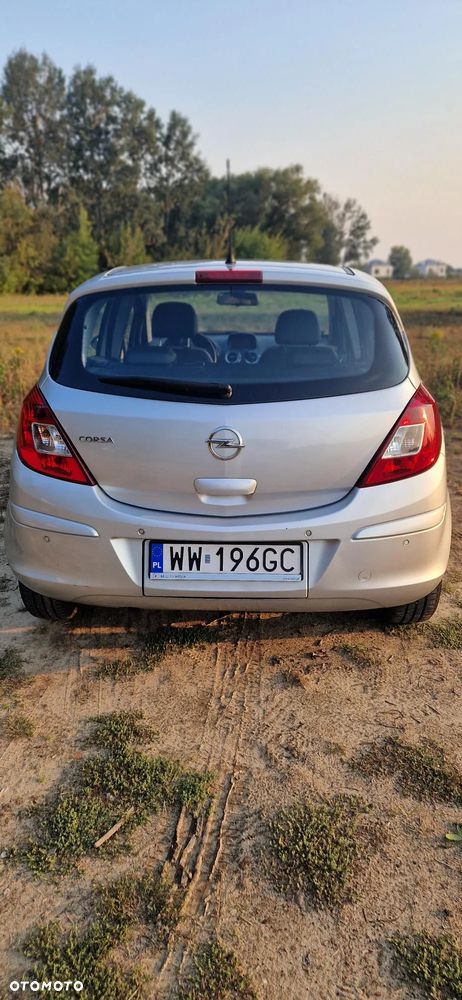 Opel Corsa 1.4 16V Cosmo - 3