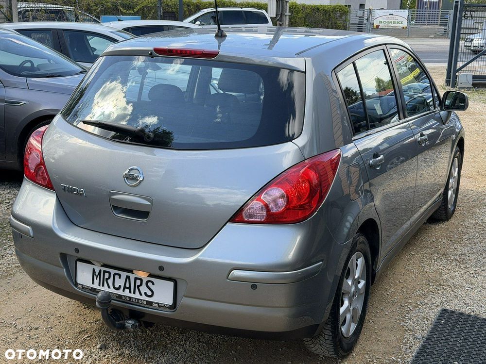Nissan Tiida - 4