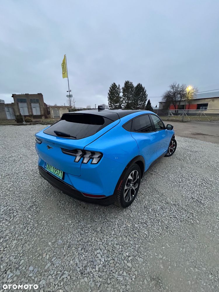 Ford Mustang Mach-E - 4