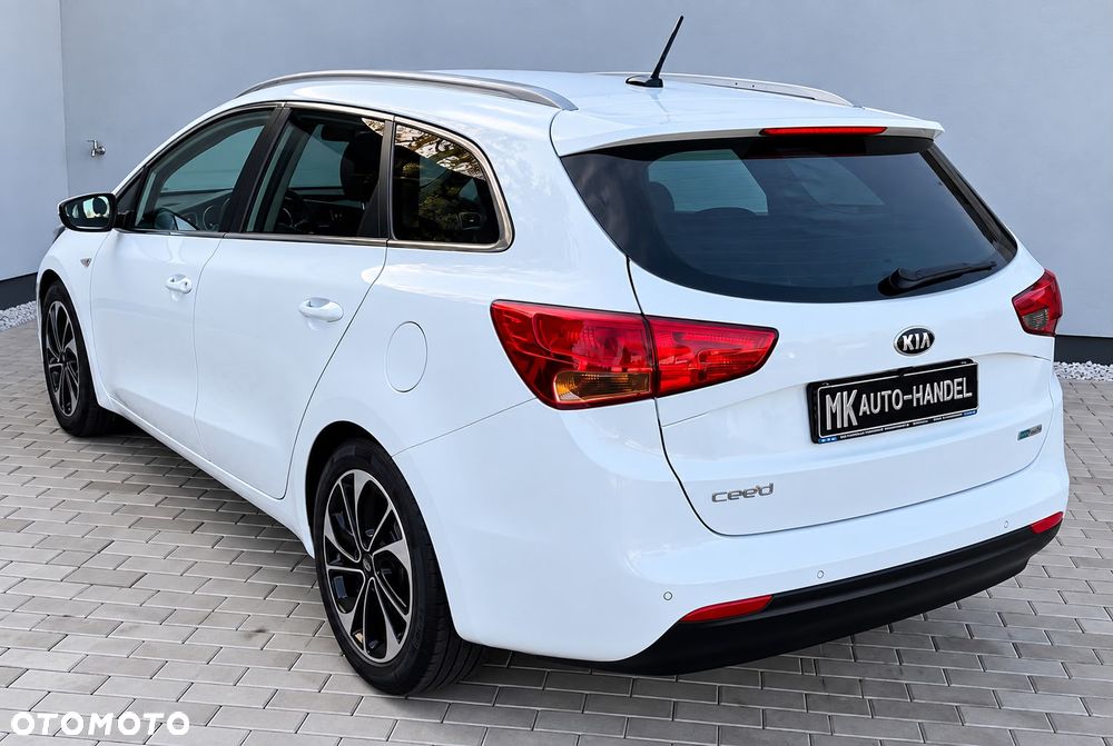Kia Ceed - 4