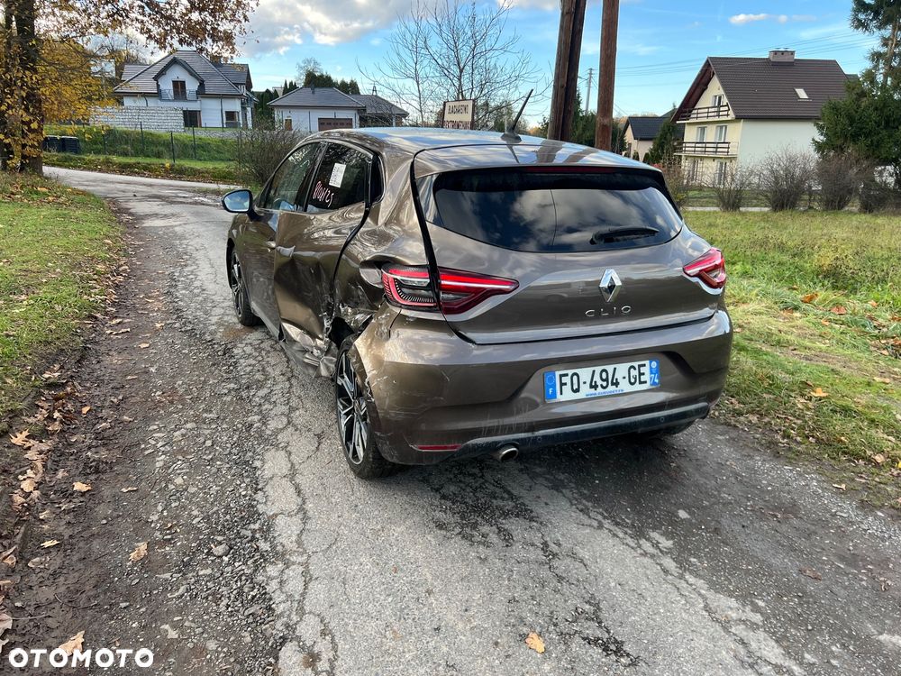 Renault Clio - 10