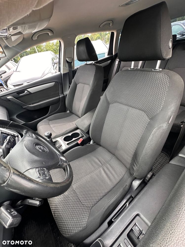 Volkswagen Passat 2.0 TDI Comfortline R-Style - 23