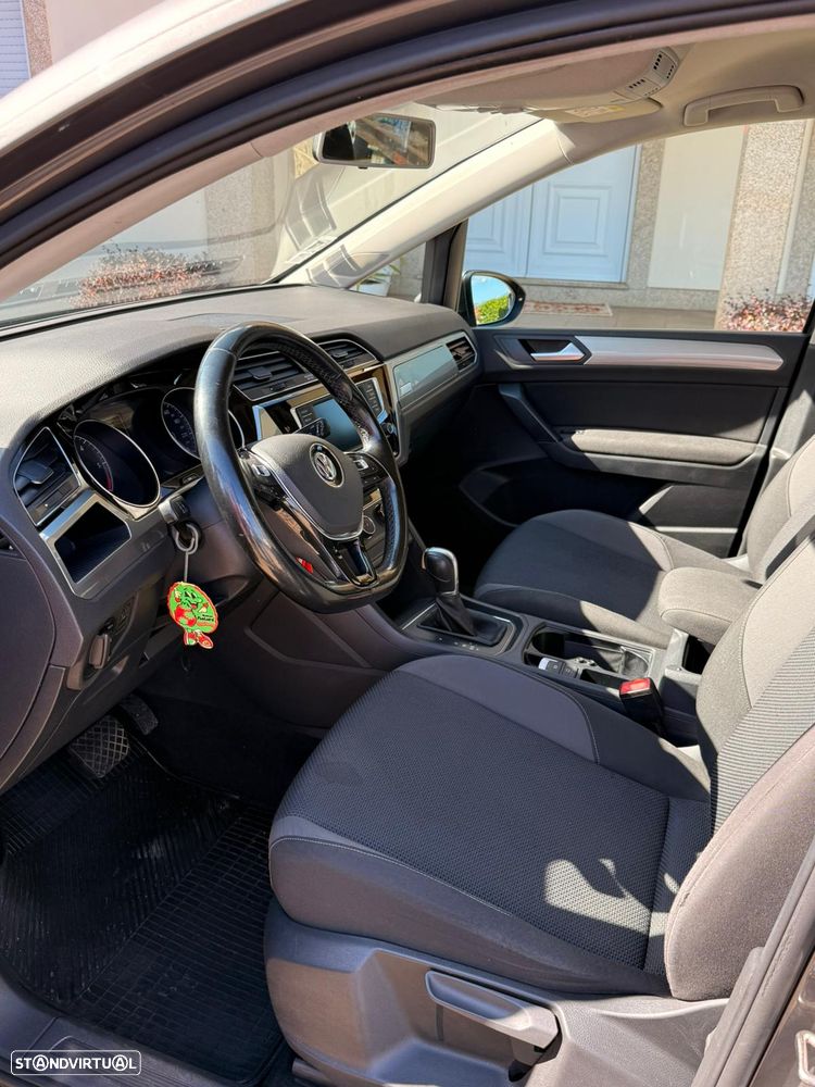 VW Touran 1.6 TDI Confortline DSG - 6