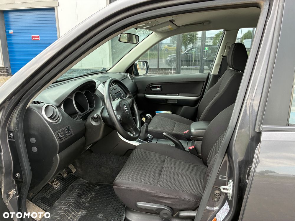 Suzuki Grand Vitara 1.9 DDiS Premium EU5 - 9