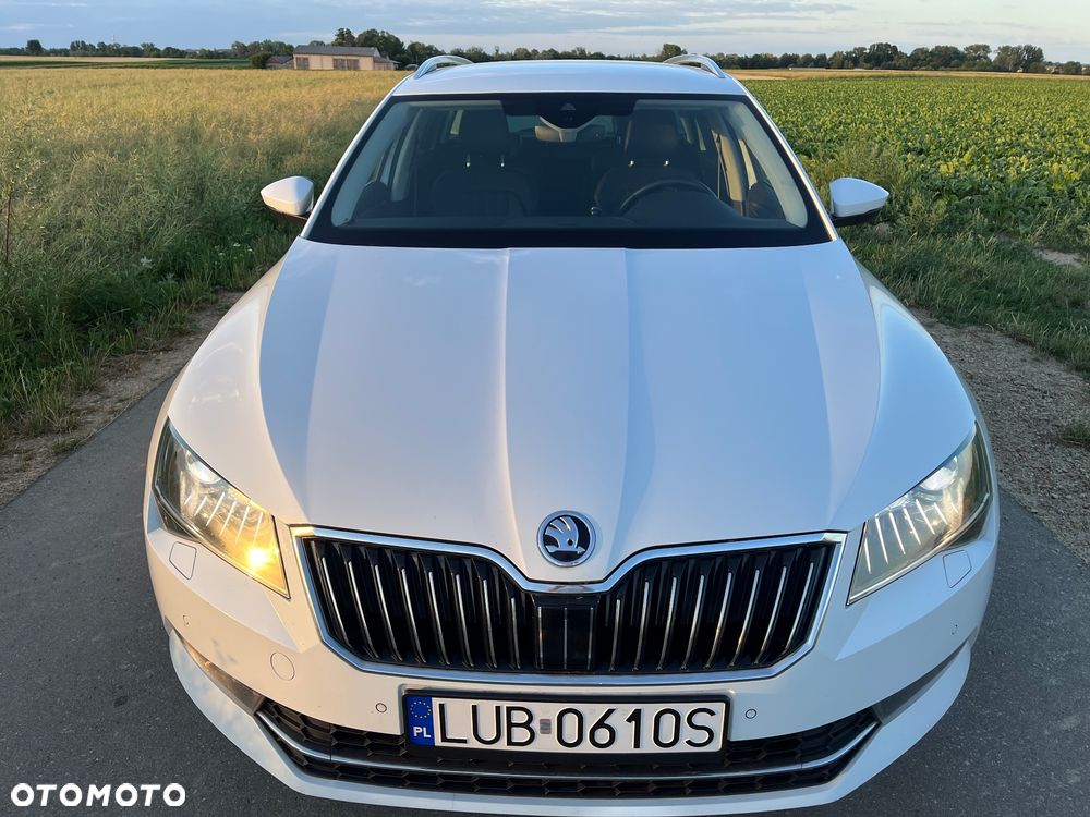 Skoda Superb 2.0 TDI Premium Edition - 20