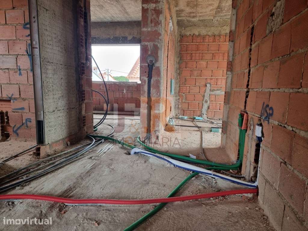 Moradia Duplex T4 com Garagem Azeitão - Grande imagem: 3/12