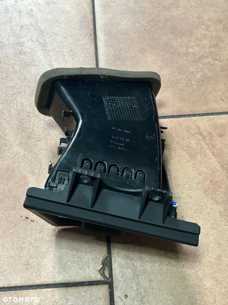 BMW F10 F11 KRATKA NAWIEWU WLOTU POWIETRZA LEWA 9291899 - 2