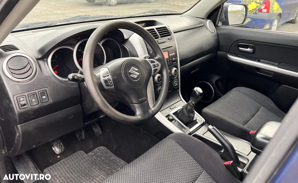 Suzuki Grand Vitara 1.9 DDiS Comfort - 4