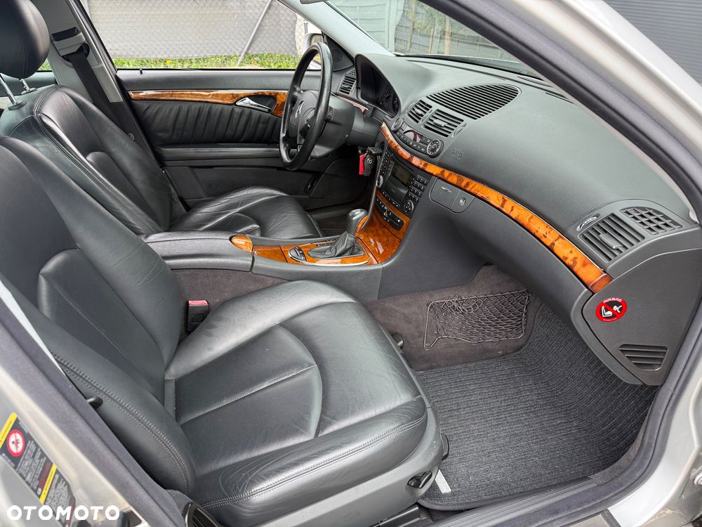Mercedes-Benz Klasa E 500 7G-TRONIC Elegance - 17