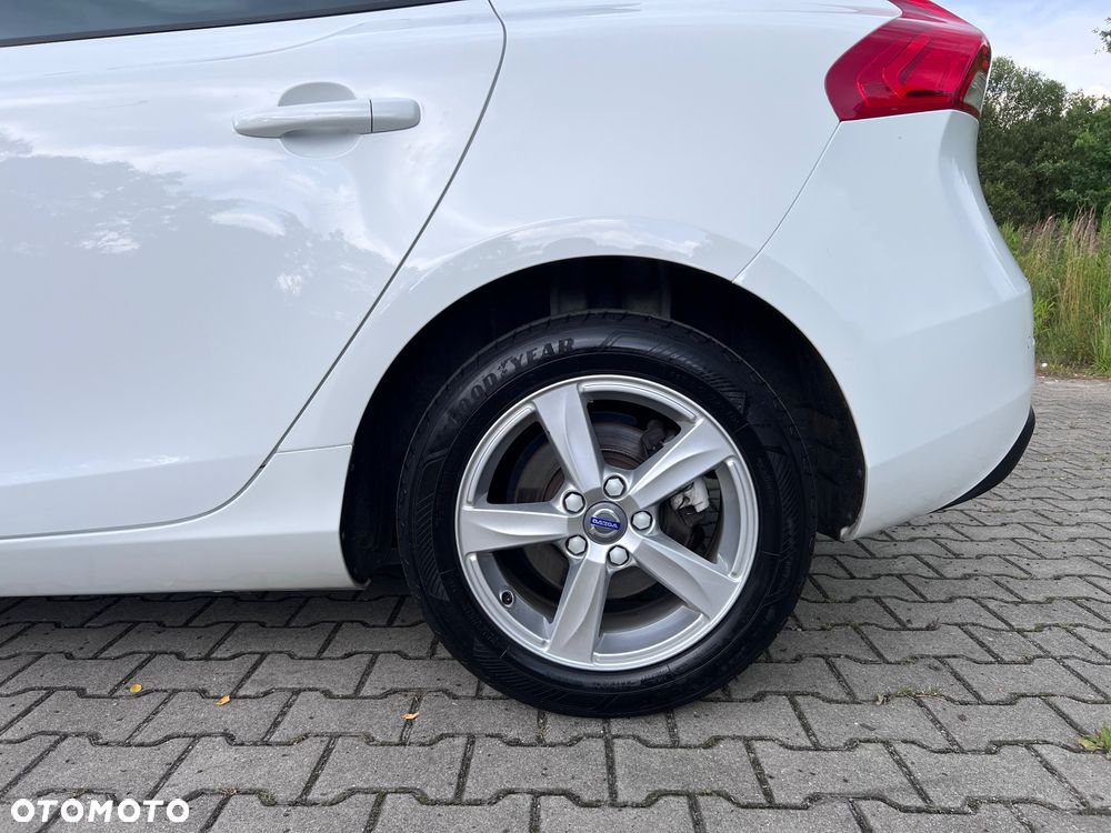 Volvo V40 D2 Kinetic - 12