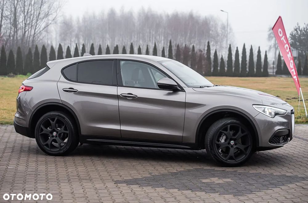 Alfa Romeo Stelvio 2.0 Turbo 16V AT8-Q4 First Edition - 12