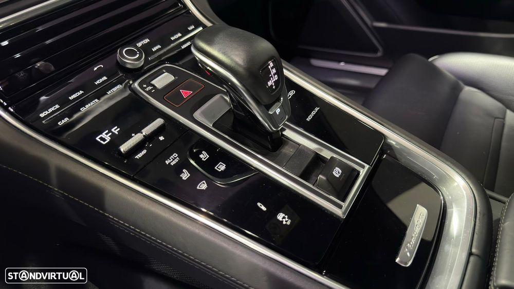 Porsche Panamera Sport Turismo 4 E-Hybrid - 34