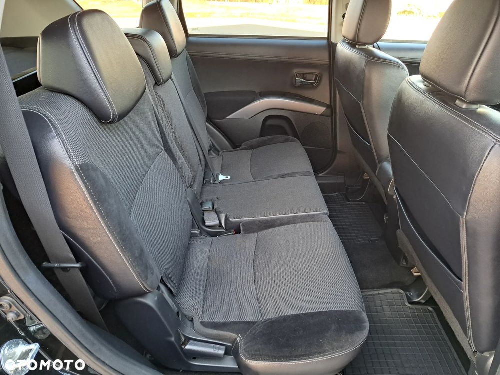 Mitsubishi Outlander - 22