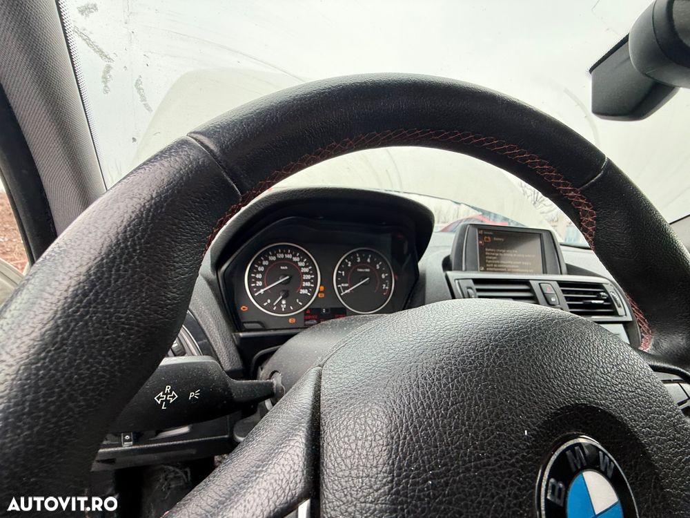 Dezmembrez bmw F20 F21 118I benzină motor N13 cutie manuală volan pe stanga far faruri cu xenon bi-xenon culoare alb alpinweiss 3 cod 300 pachet M sport - 6