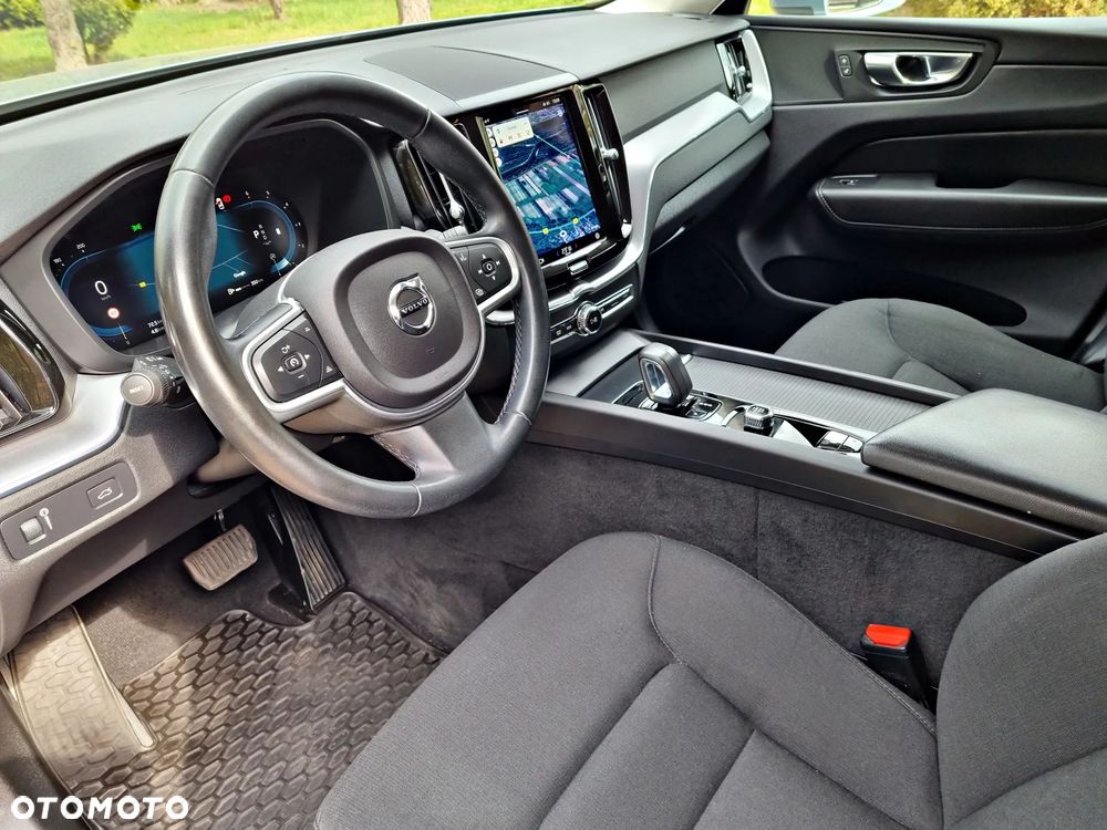 Volvo XC 60 B4 D AWD Geartronic Momentum Pro - 26