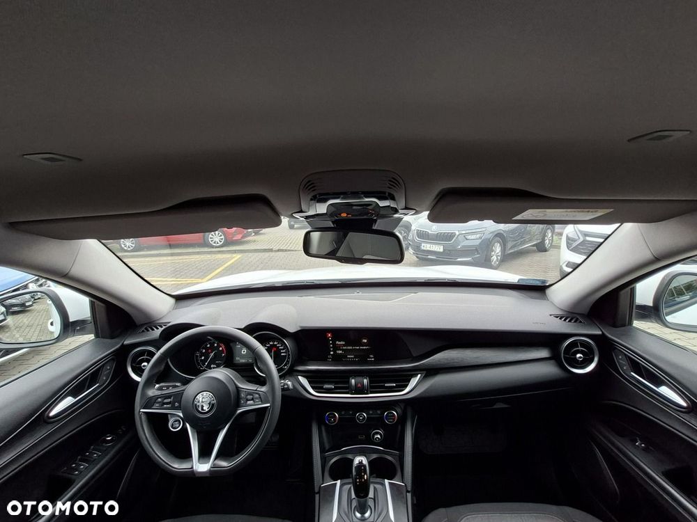 Alfa Romeo Stelvio - 17